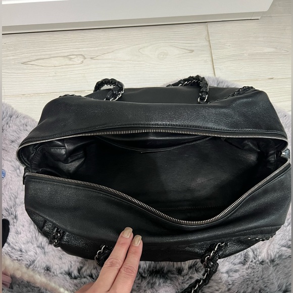 CHANEL Large Chain Trim Luxe Ligne Bowler Boston Bag - Picture 6 of 14